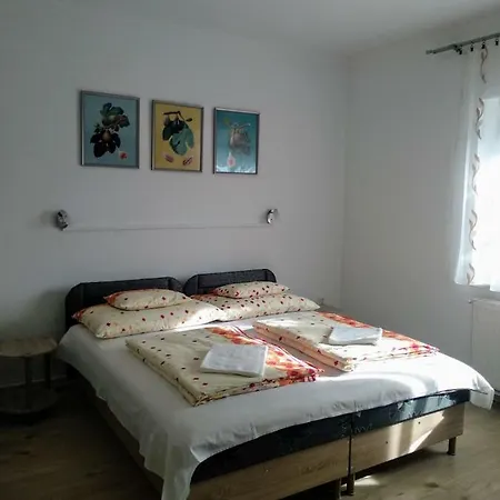 게스트하우스 Fuege Vendeghaz