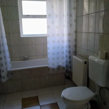 Fuege Vendeghaz 3* 미슈콜츠